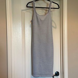 Zara like new dress ( excellent condition)